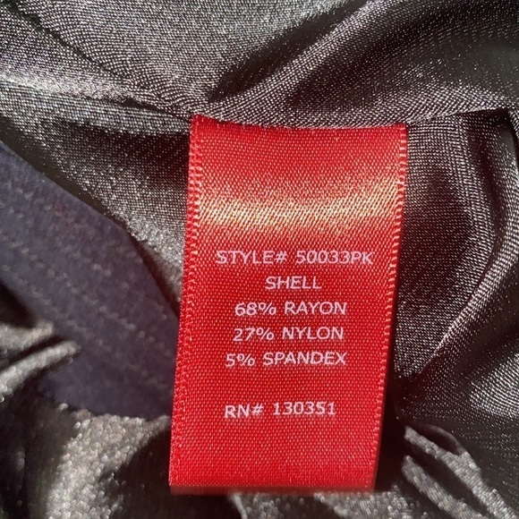 G.E.T. Black wrap jacket.Rayon/Nylon. Satin lined. Pockets. Size Medium. - Picture 9 of 10